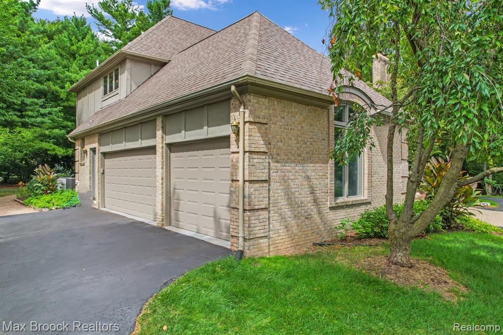 main property photo 58