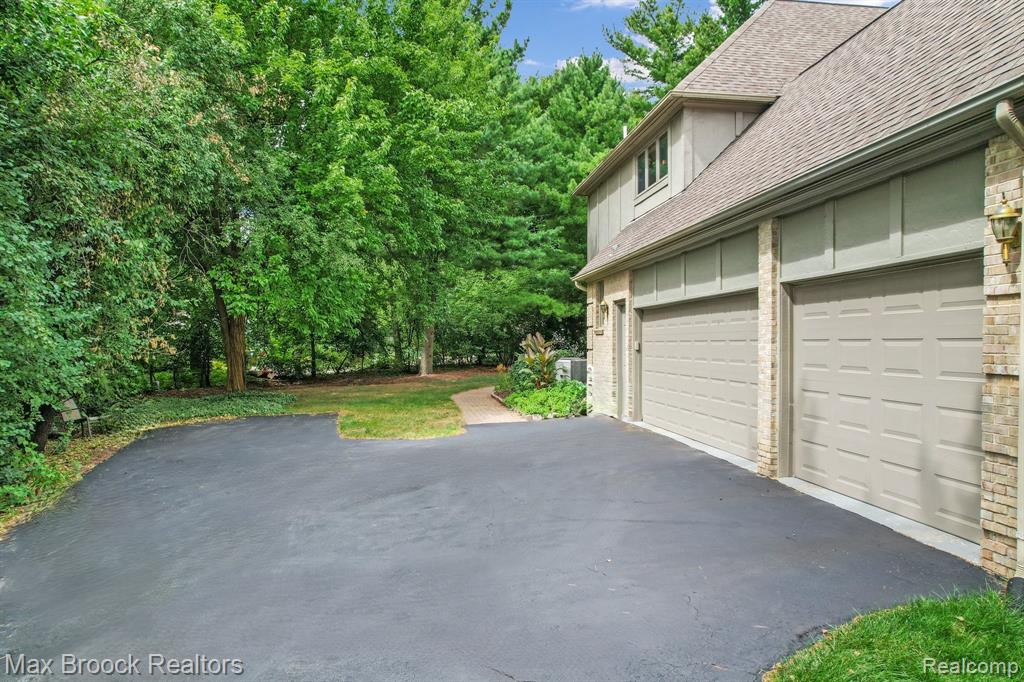 main property photo 59