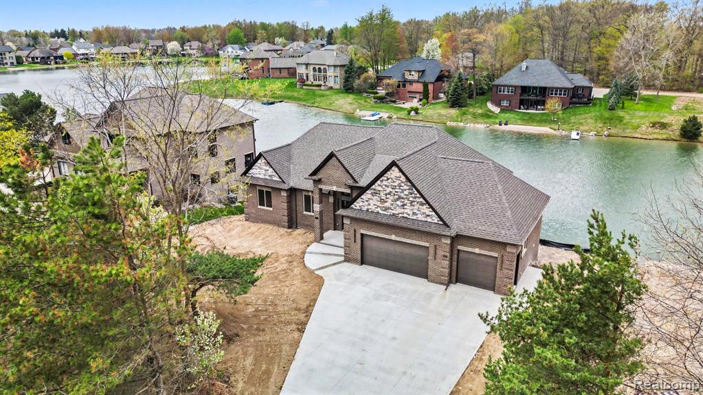 main property photo 33