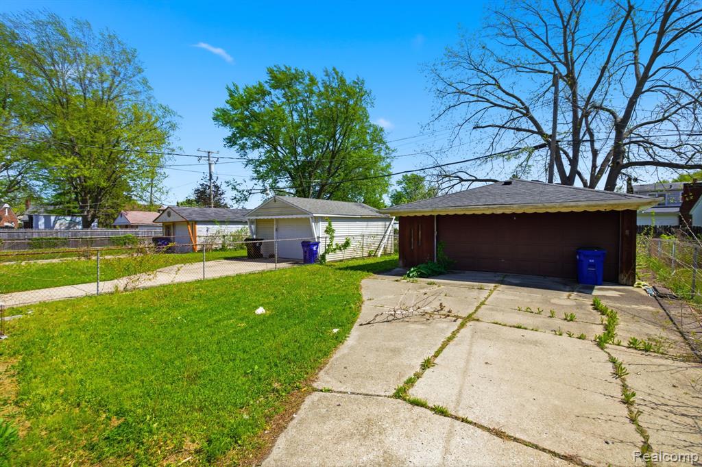 main property photo 31