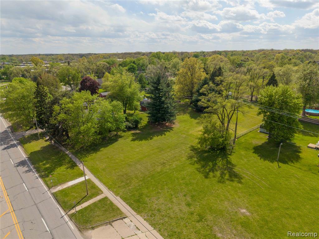 main property photo 30