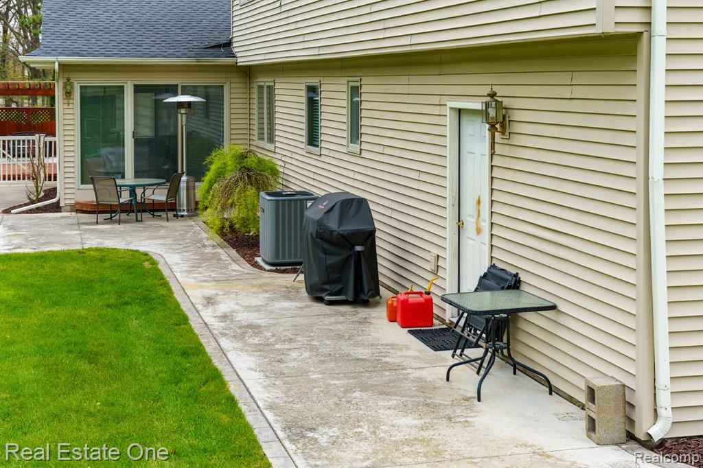 main property photo 49