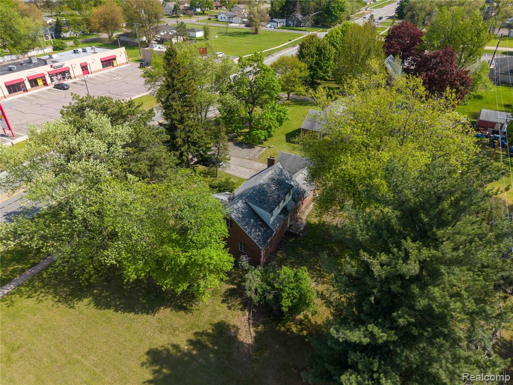main property photo 36