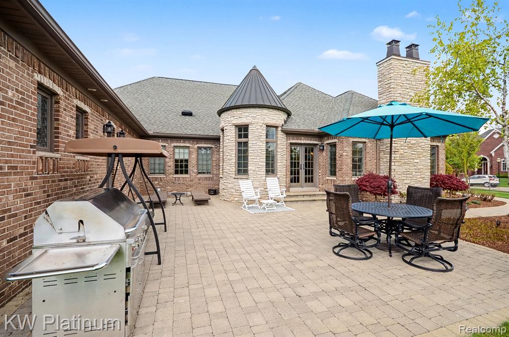 main property photo 41