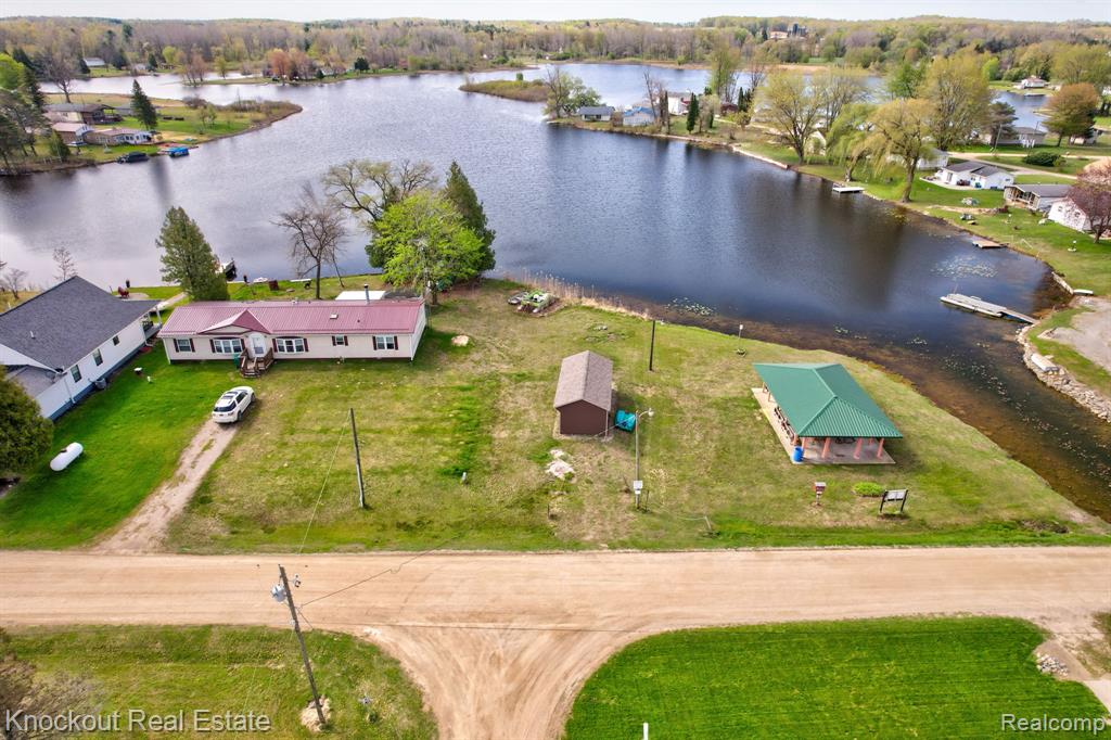 main property photo 28