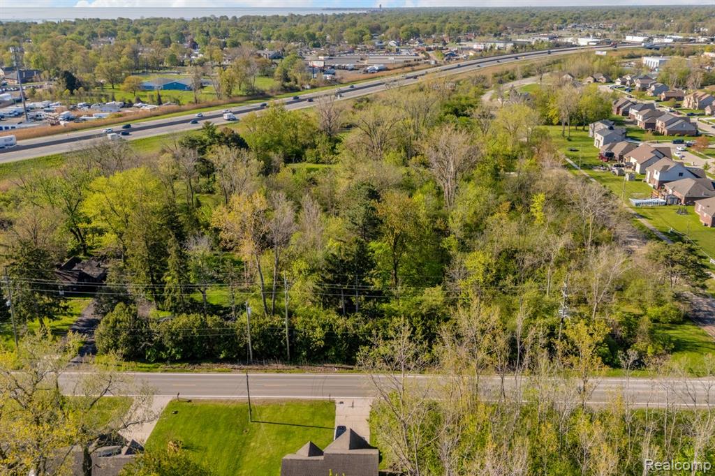 main property photo 18