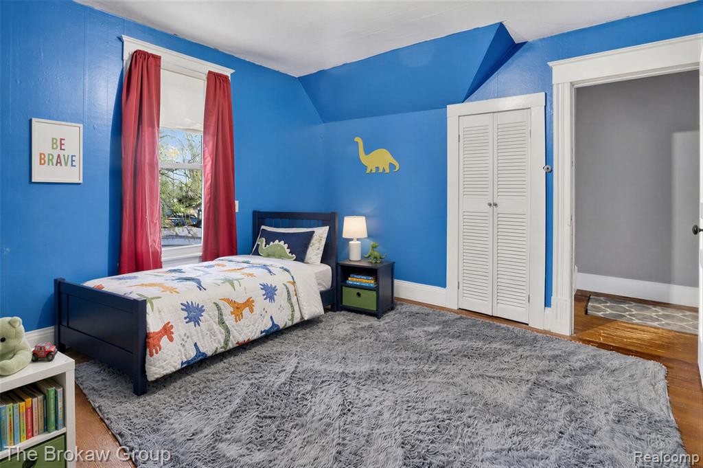 main property photo 38
