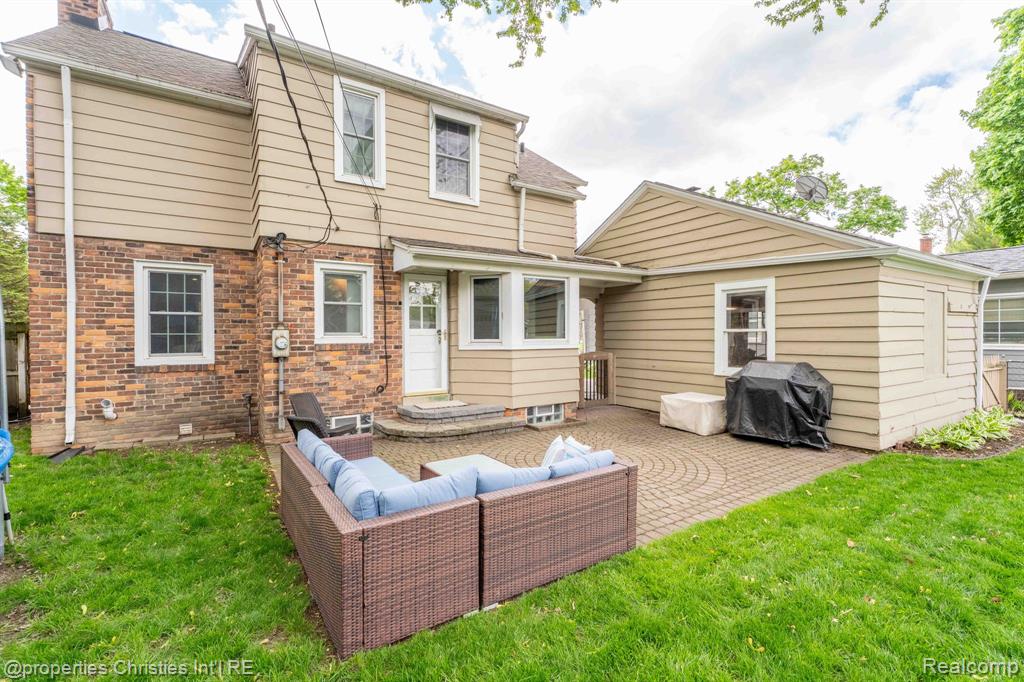 main property photo 30