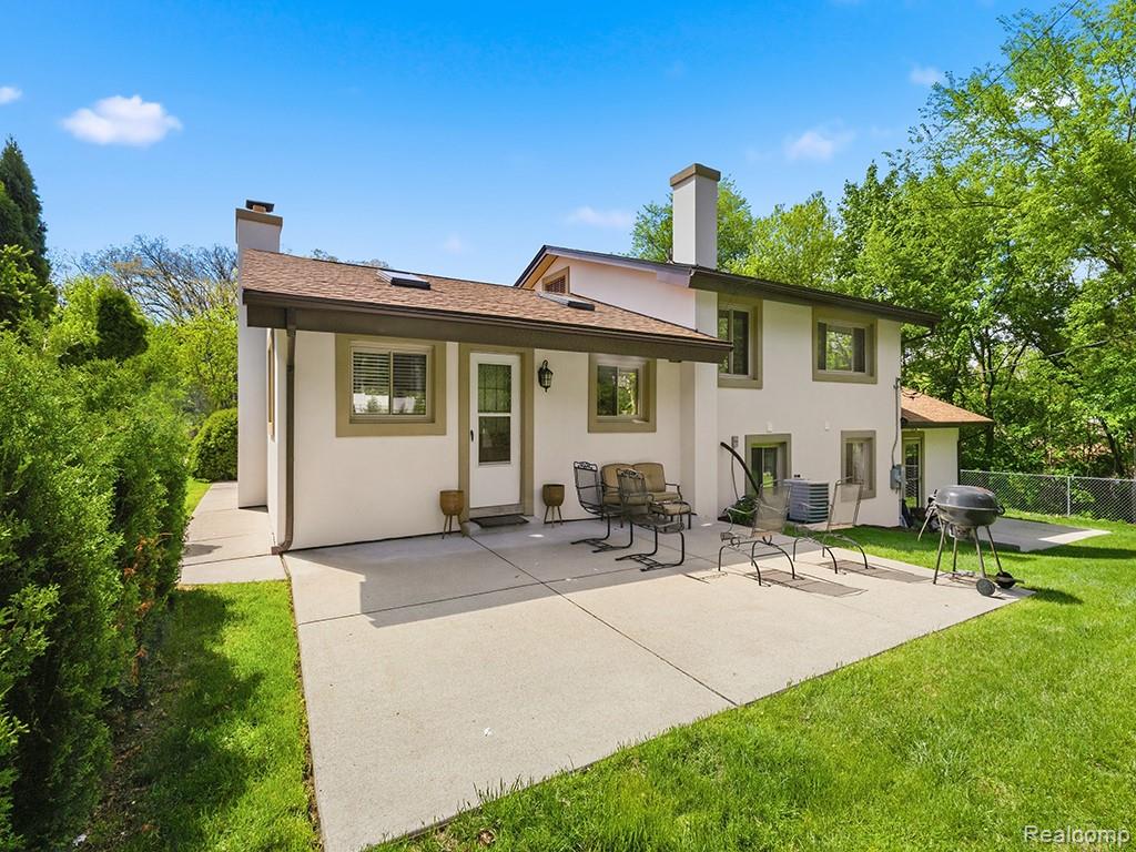 main property photo 50