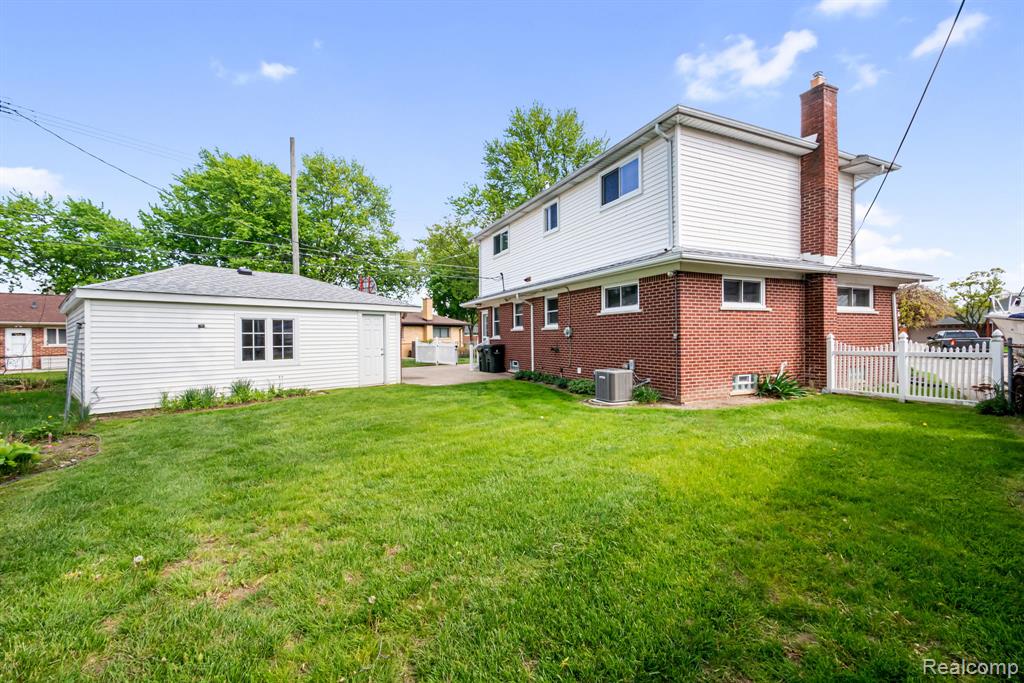 main property photo 7