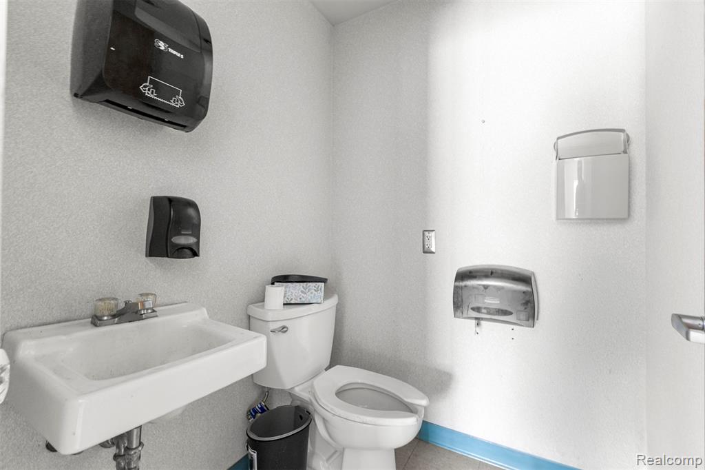 main property photo 18