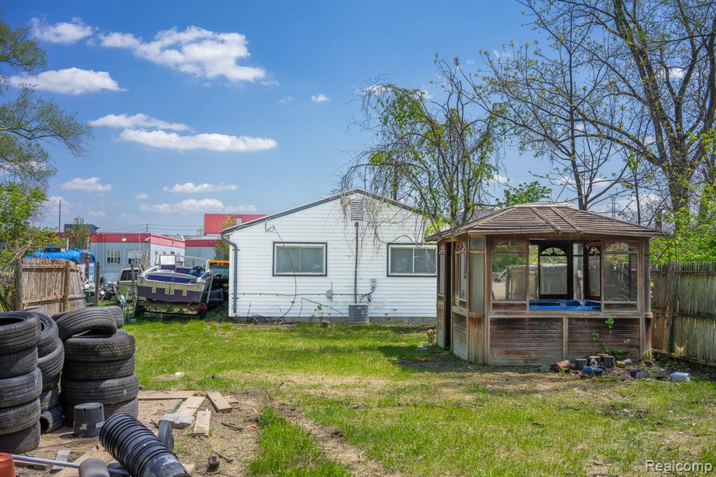 main property photo 21
