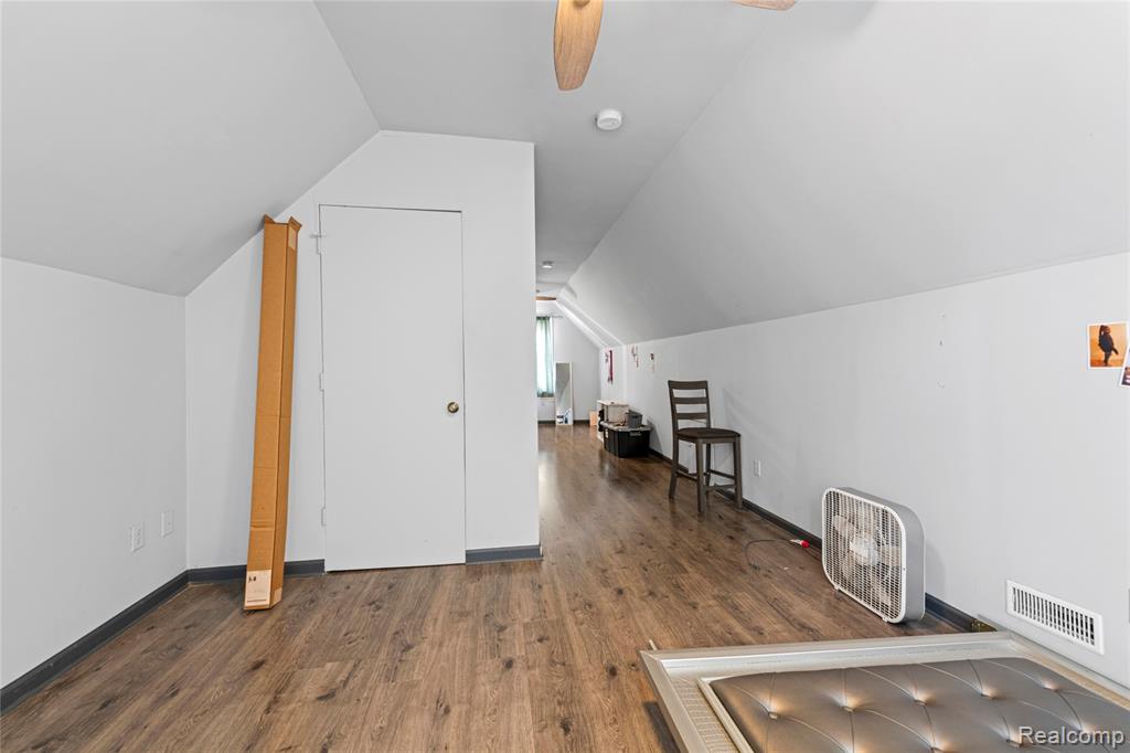 property viewer photo 12