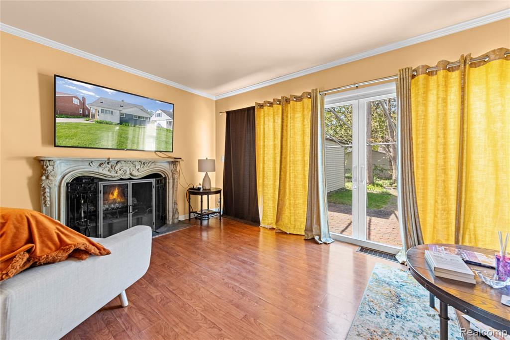 property viewer photo 3