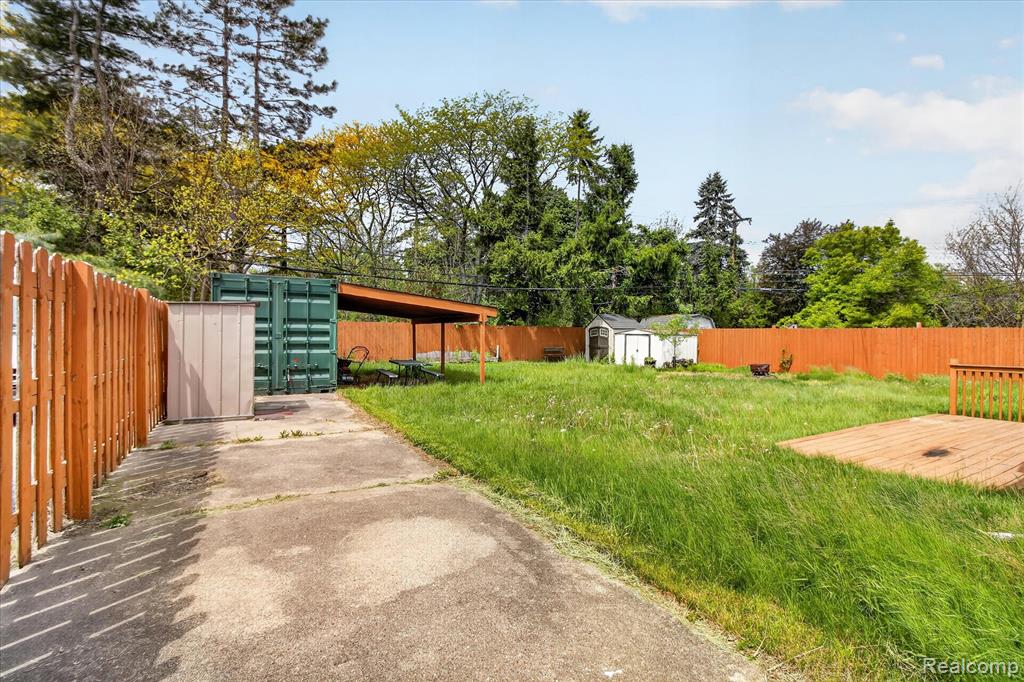 main property photo 45