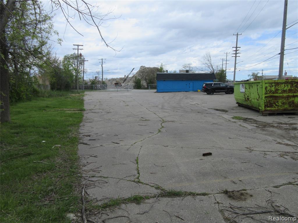 main property photo 6