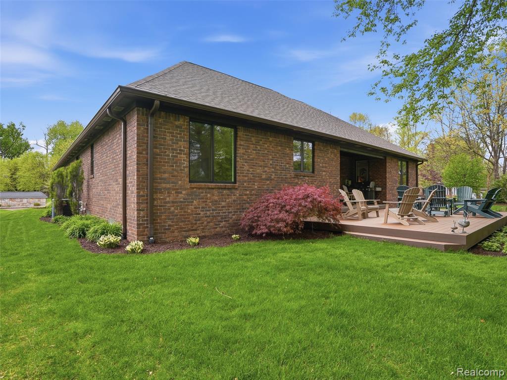 main property photo 45