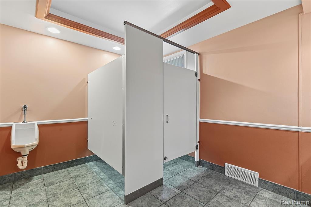 main property photo 59