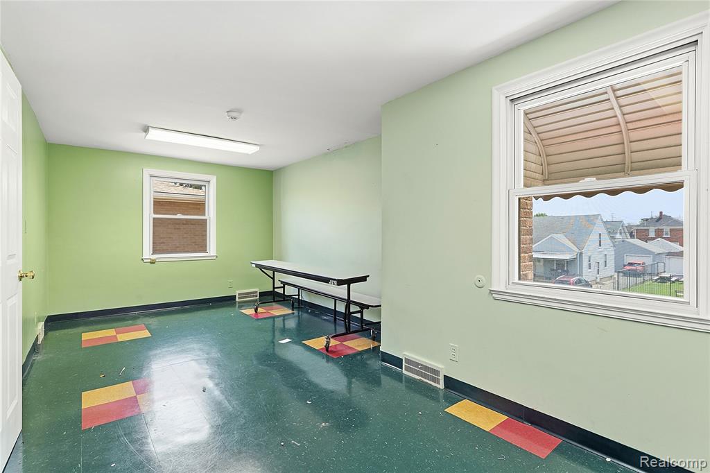 main property photo 66