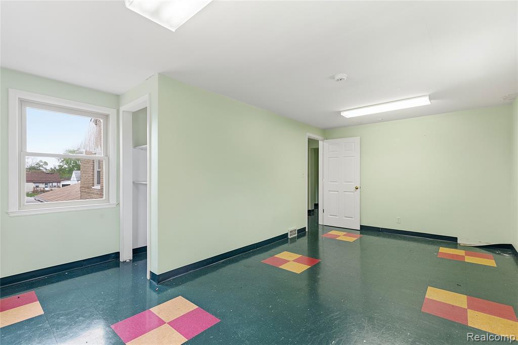 main property photo 73