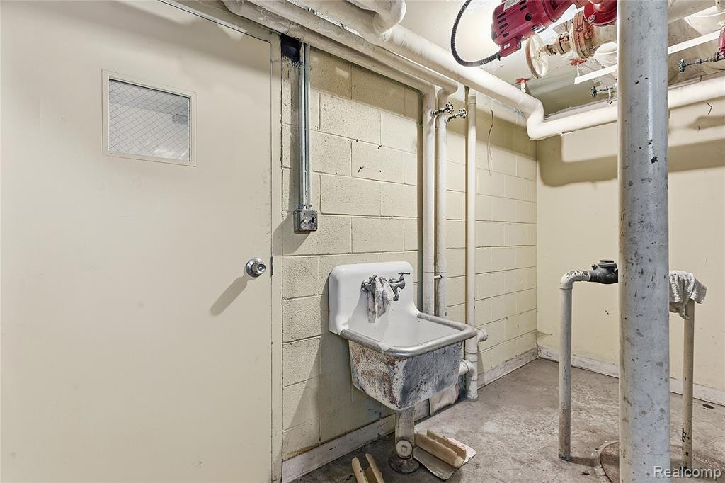 main property photo 90