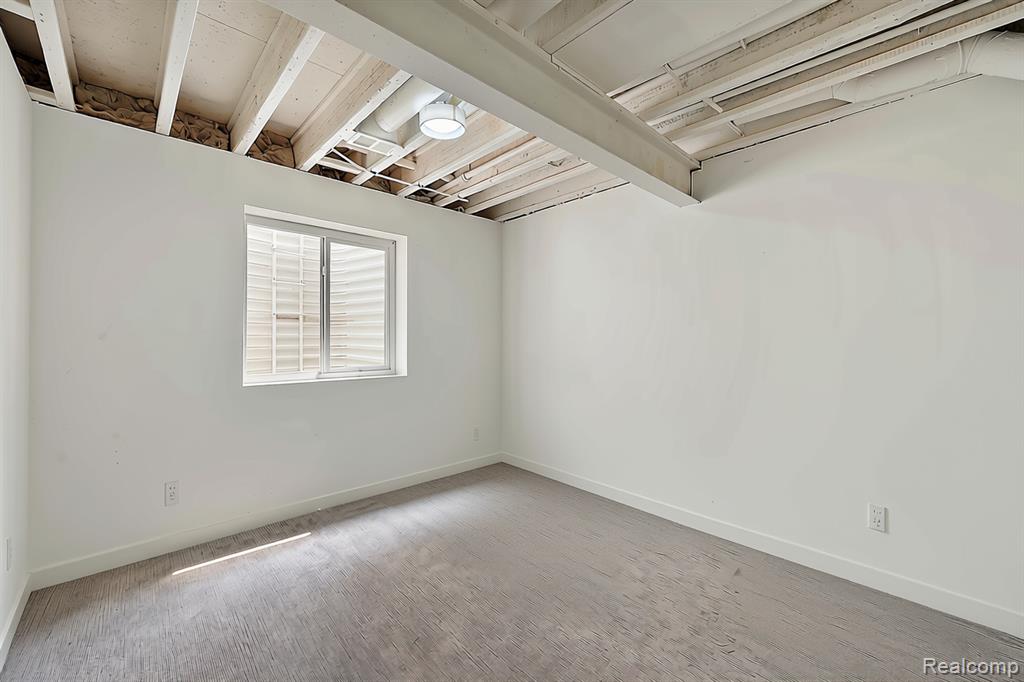 main property photo 60