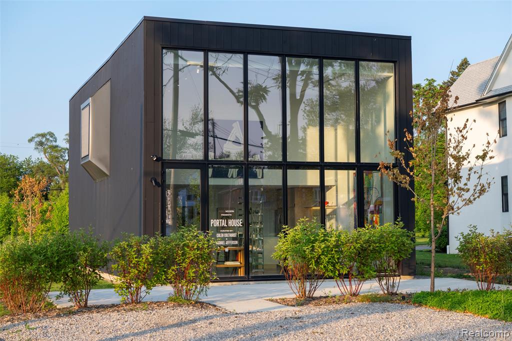 main property photo 41