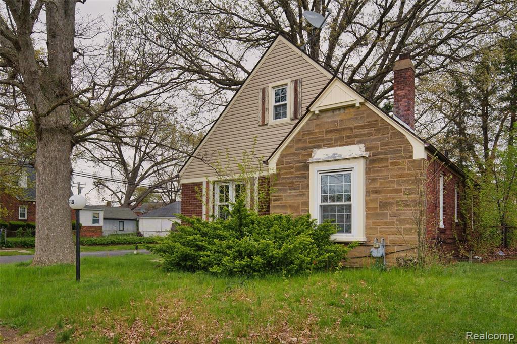 main property photo 9
