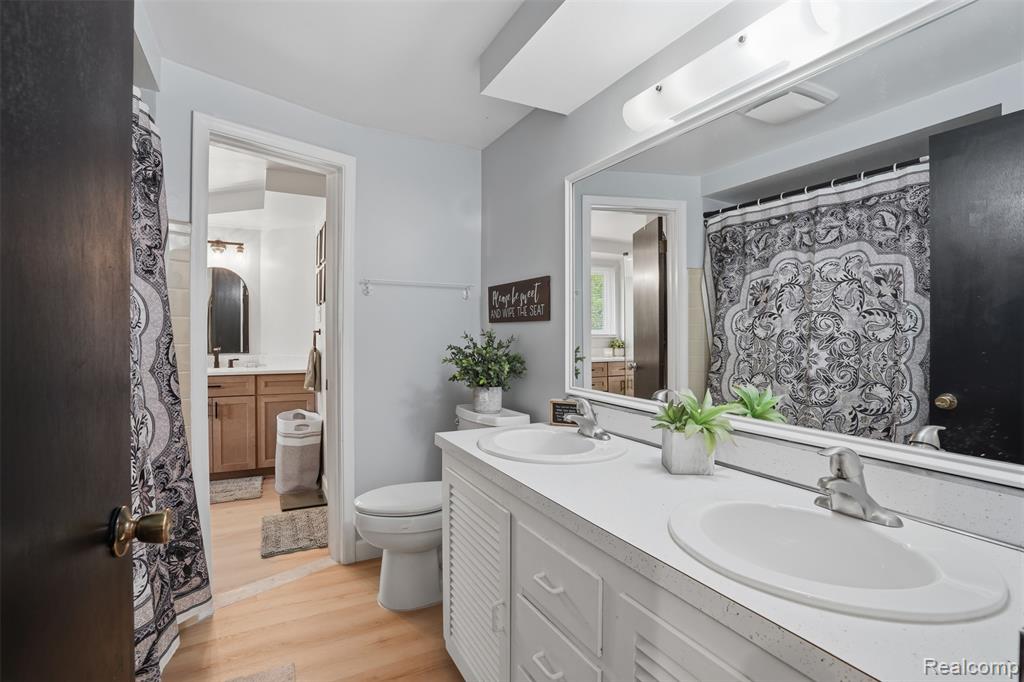 property viewer photo 26