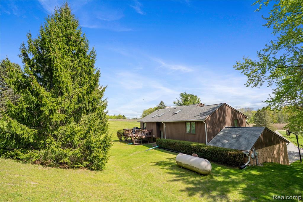 main property photo 40