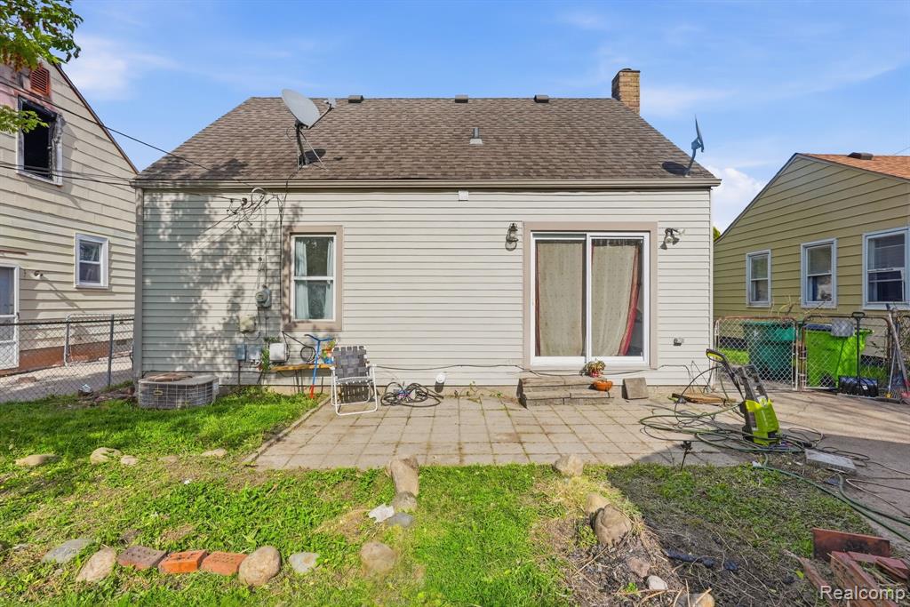 main property photo 19