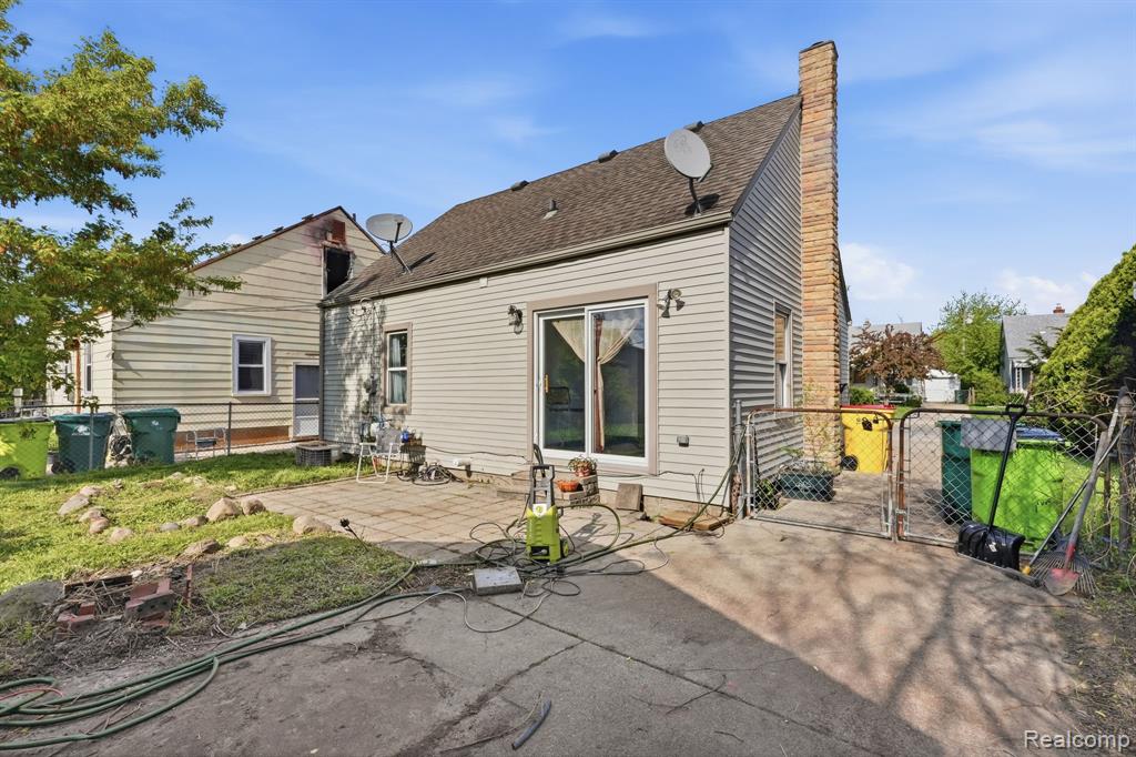 main property photo 20