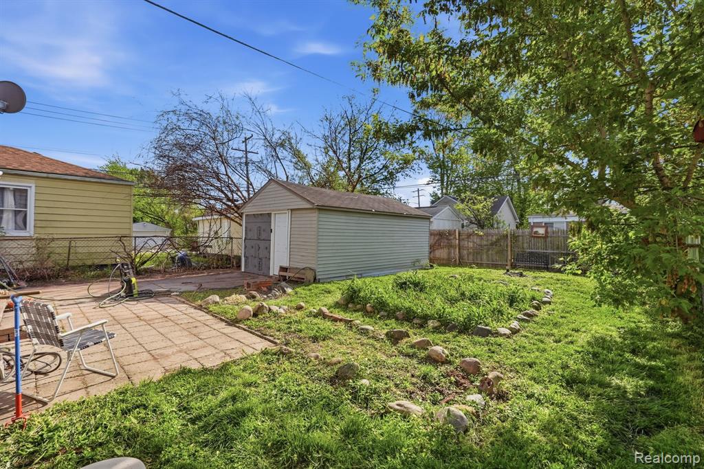 main property photo 22