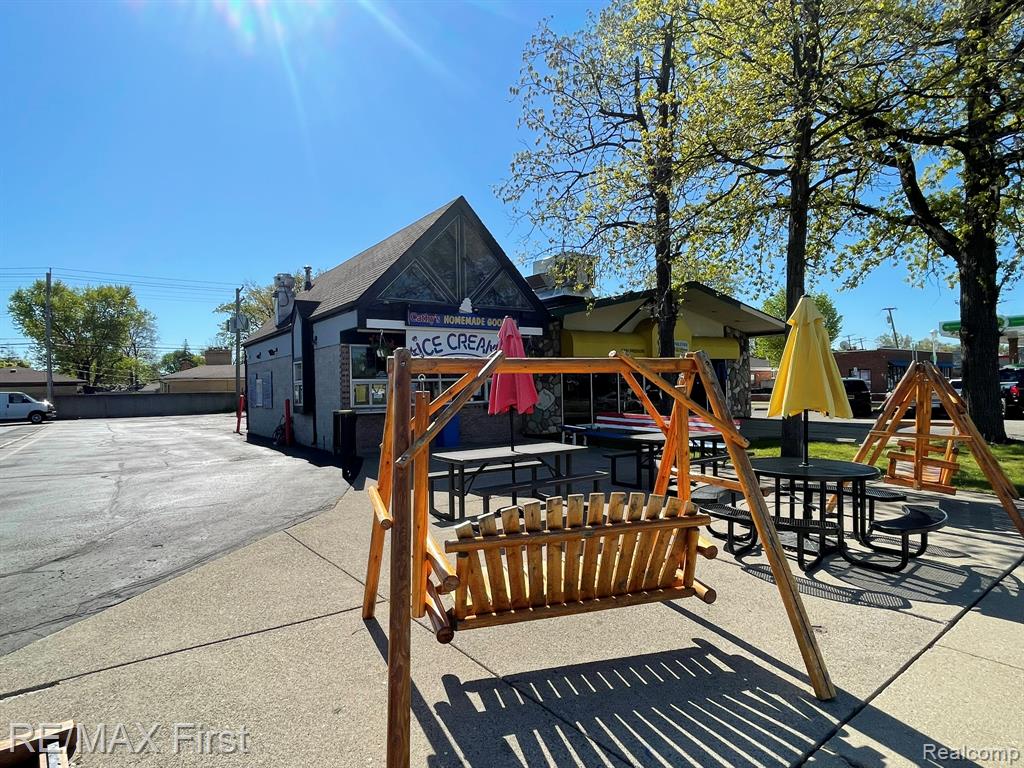 main property photo 5
