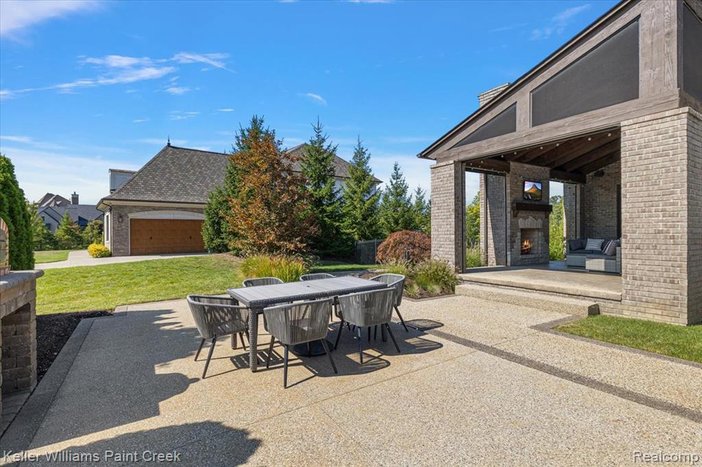 main property photo 78