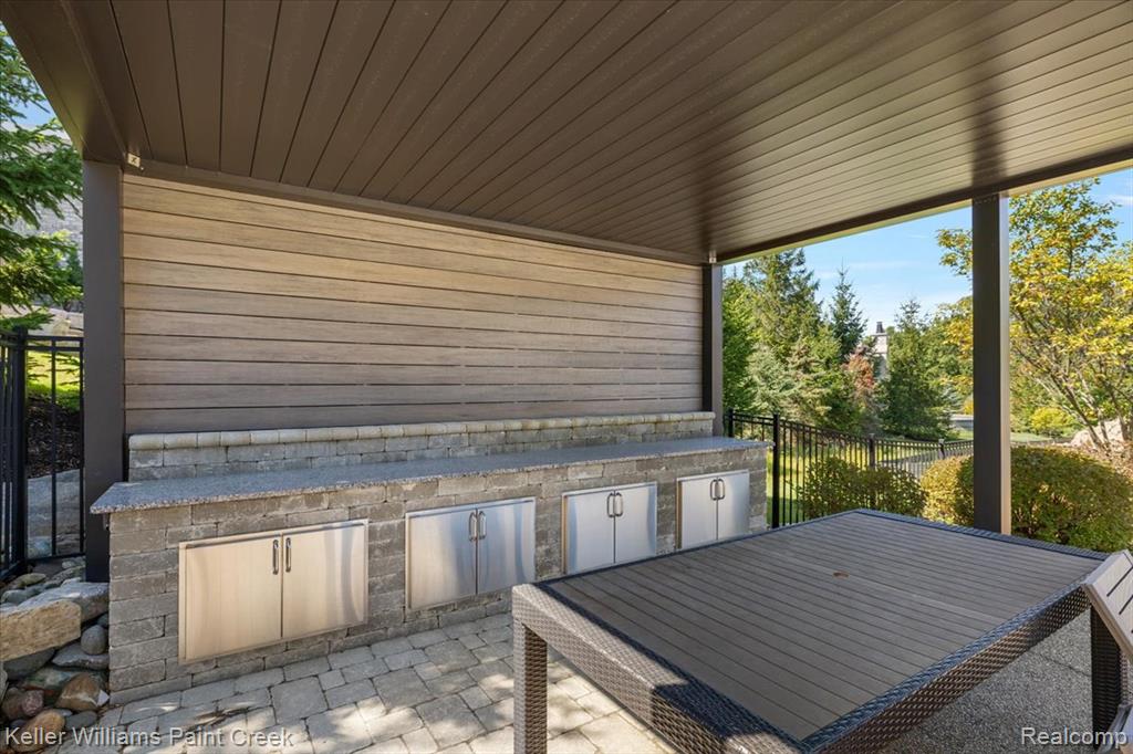 main property photo 80