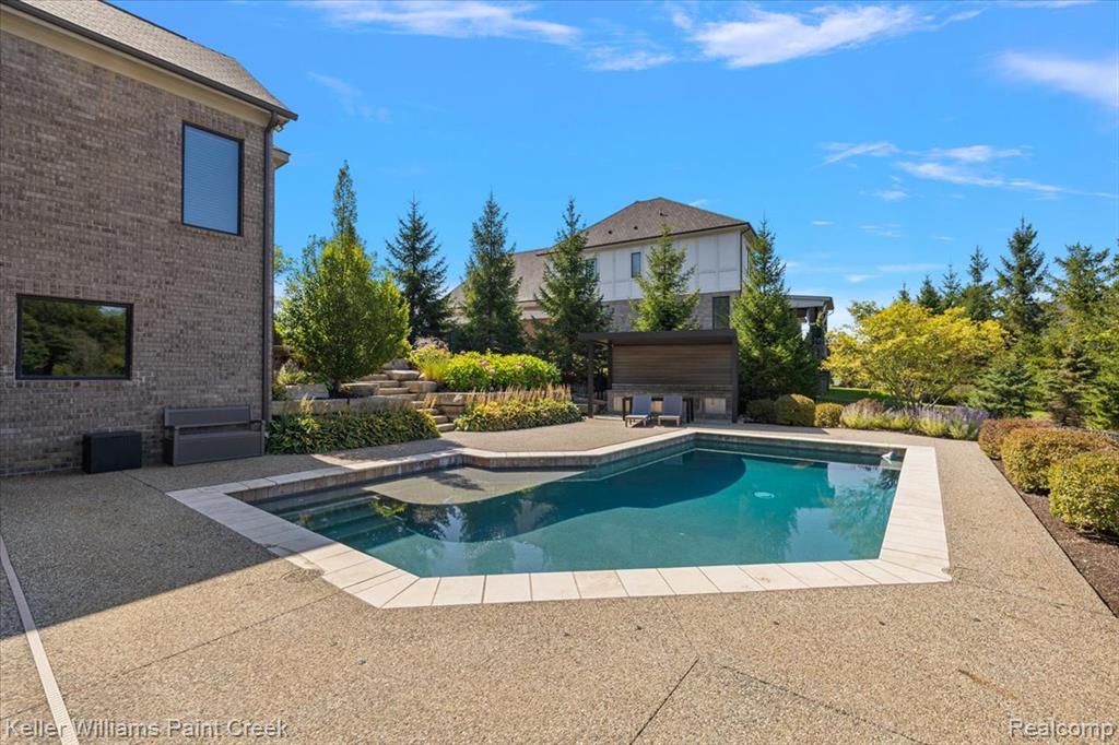 main property photo 83