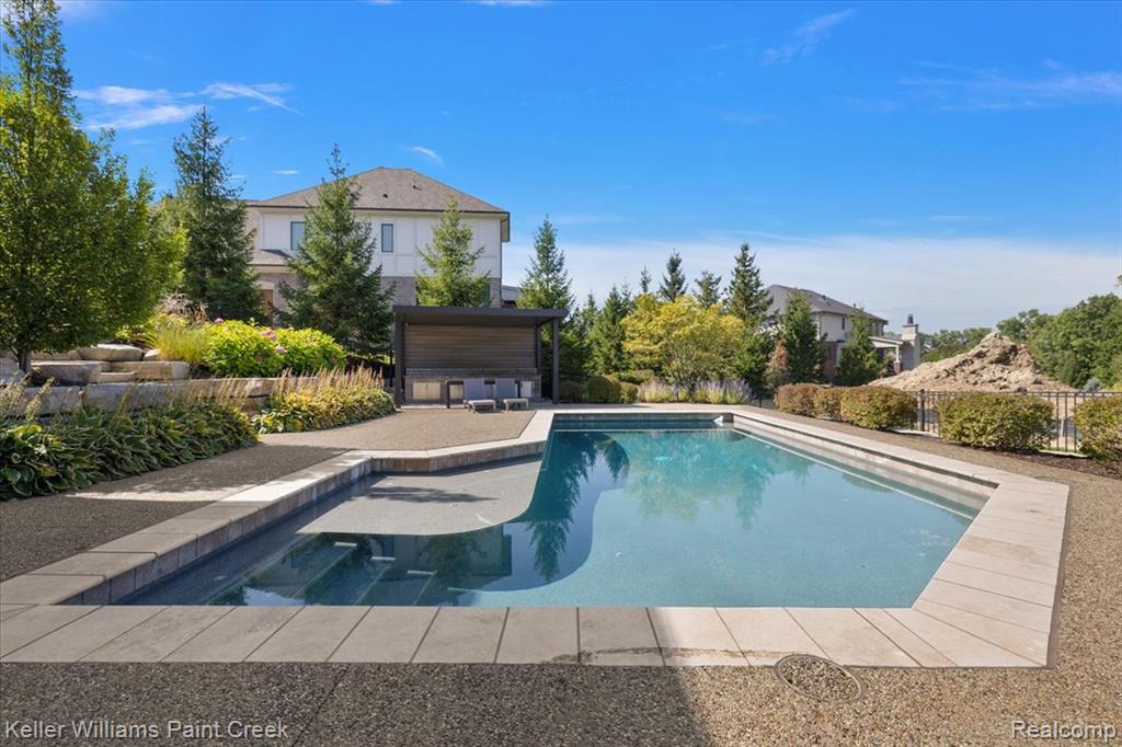 main property photo 84
