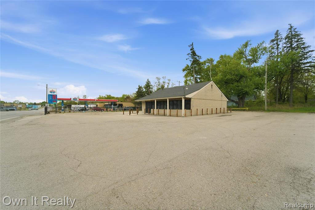 main property photo 8