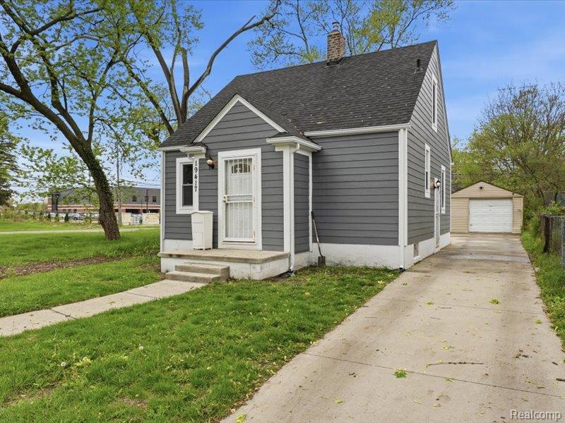 main property photo 23