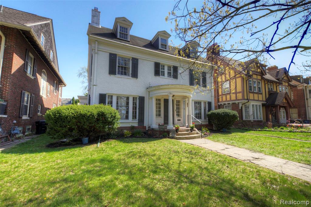 main property photo 6