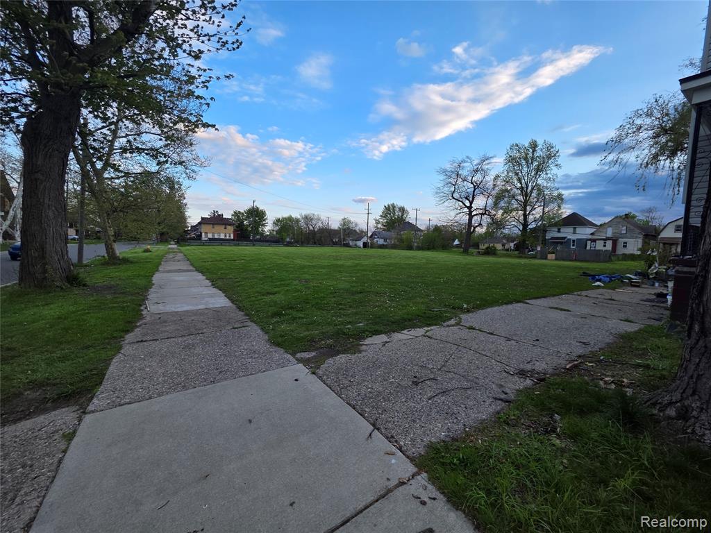 main property photo 6