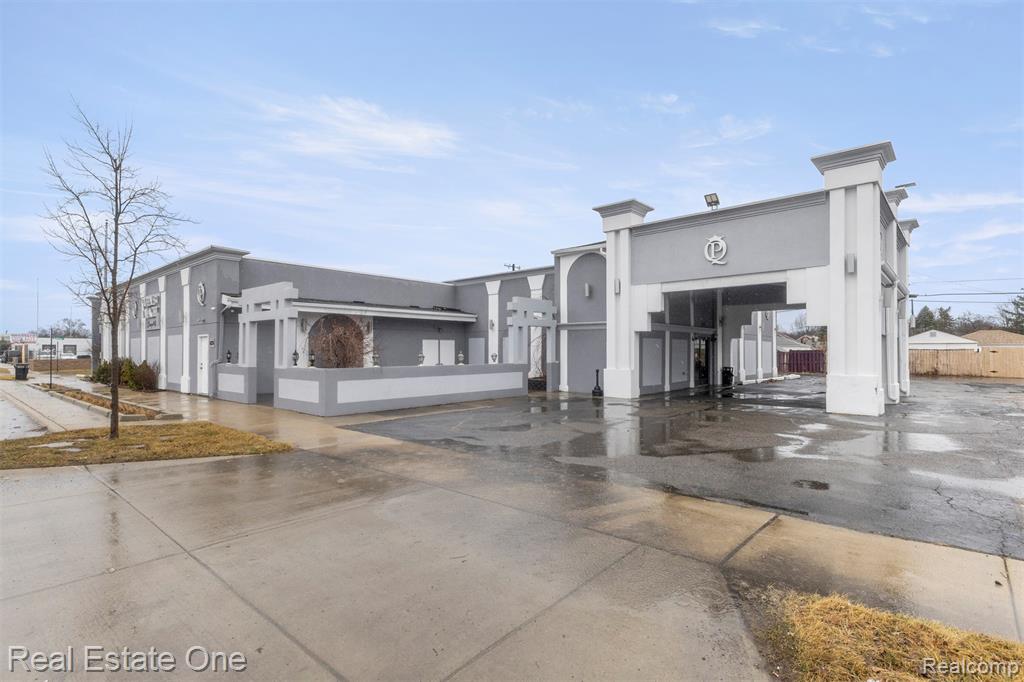 main property photo 8