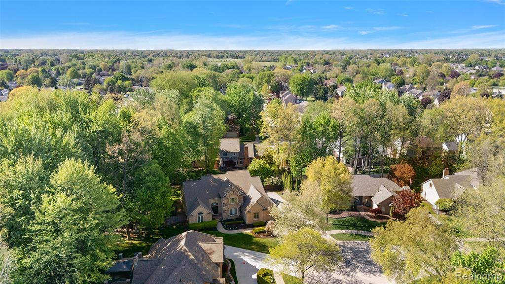 main property photo 16