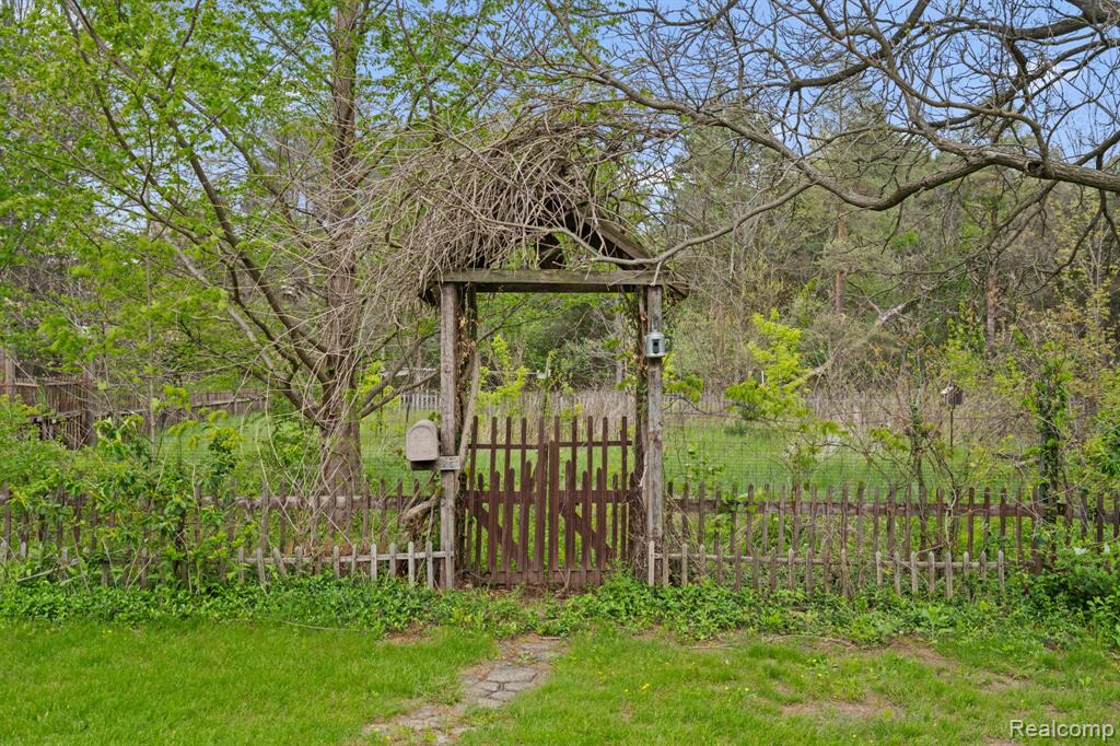 main property photo 14