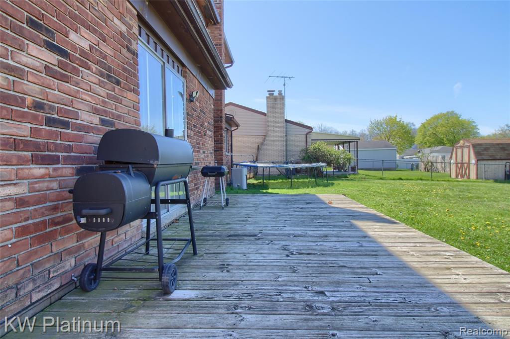 main property photo 30