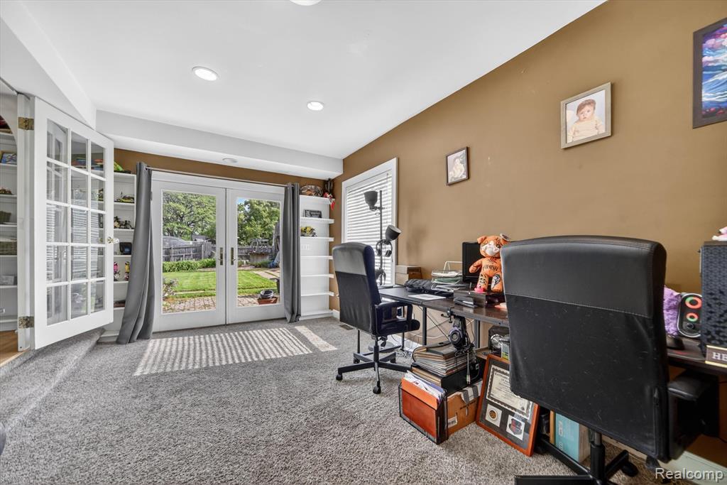 main property photo 22