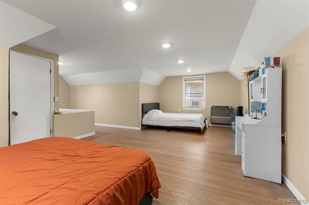 property viewer photo 23