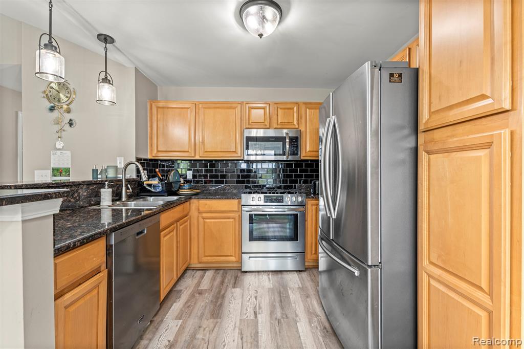 main property photo 16
