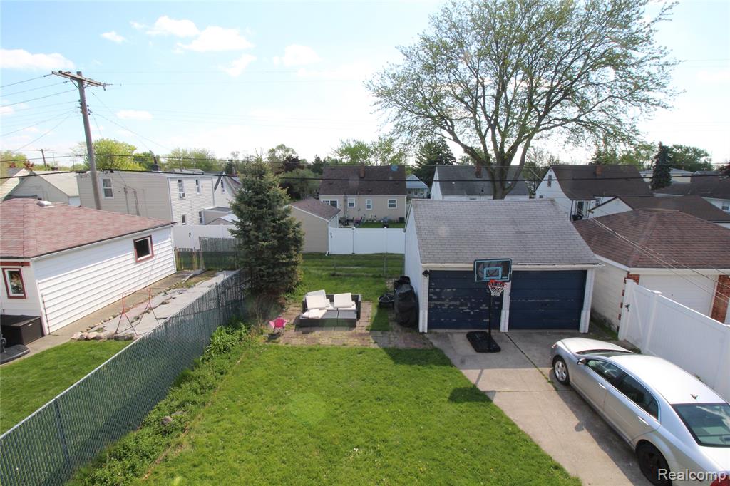 main property photo 20